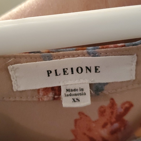 Pleione Floral Shirt - Picture 5 of 5